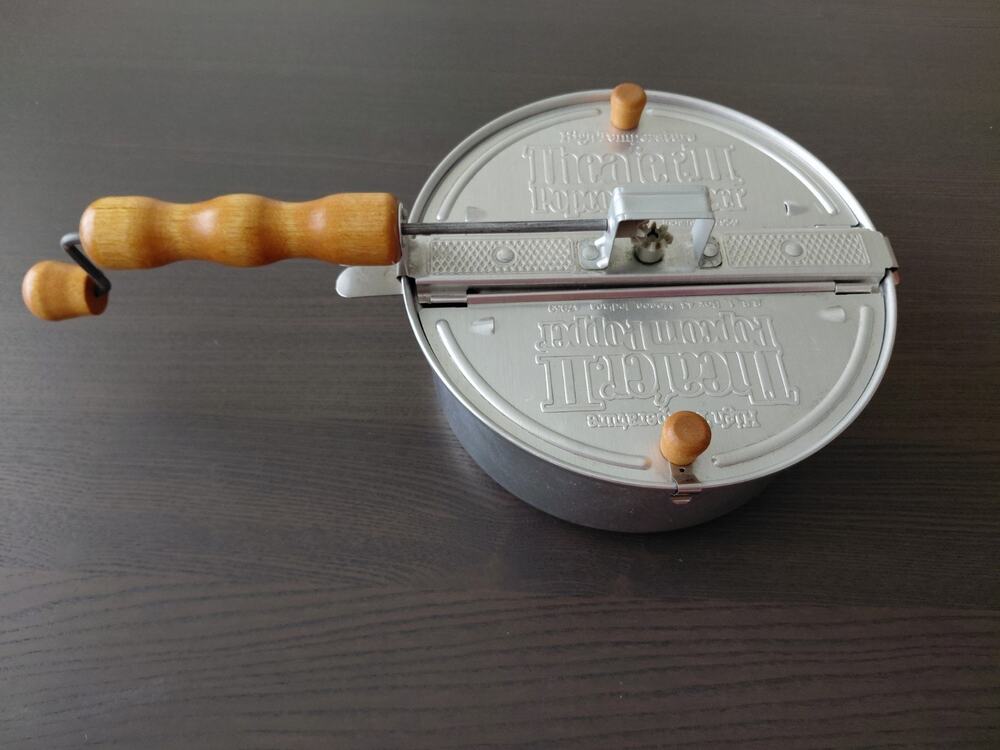 Vintage Theater II Stovetop Popcorn Popper 4 Qt Aluminum Hand Crank Wood Handle